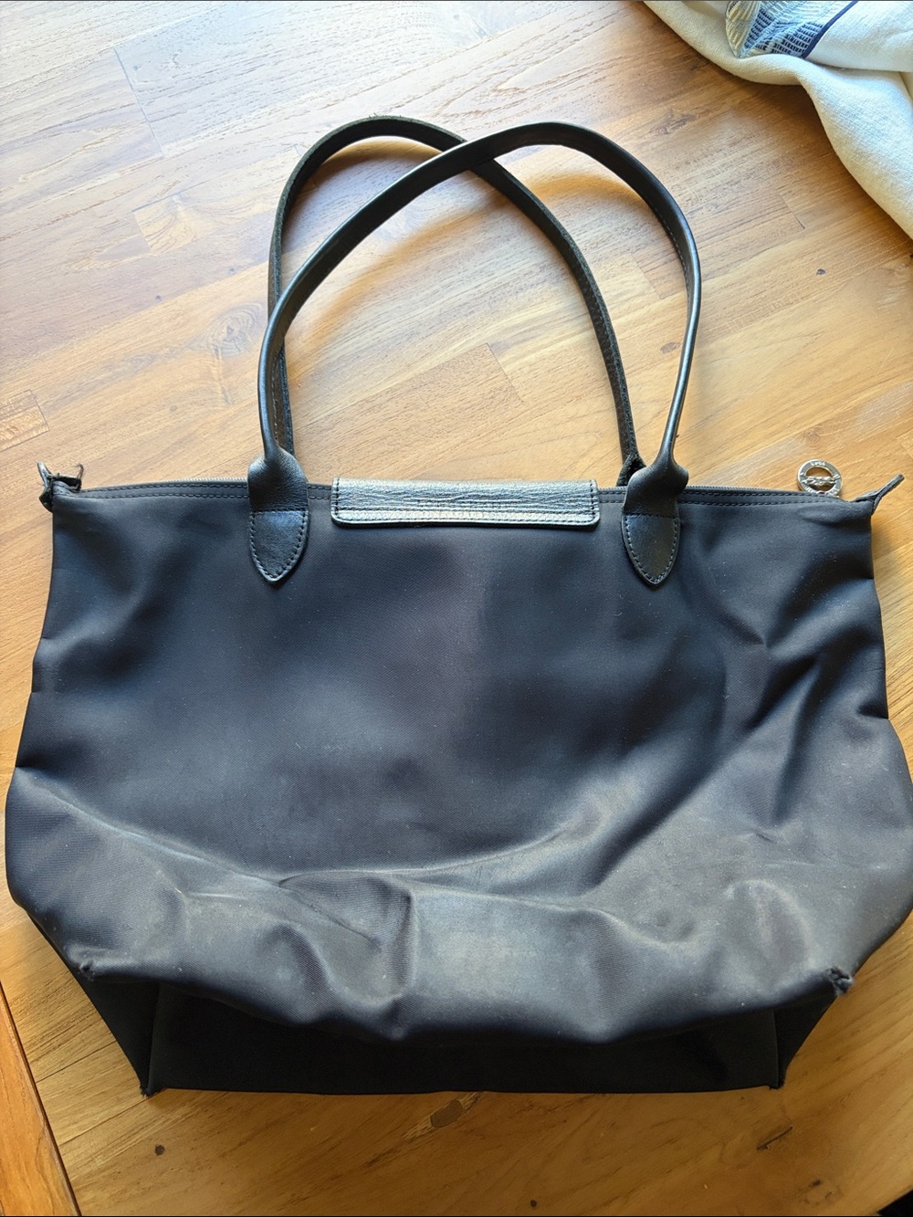 Longchamp Classic Black Tote Bag with Leather Accents - Picture 3 of 3
